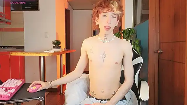 golden twink  online show from 02-15-26, 10:25