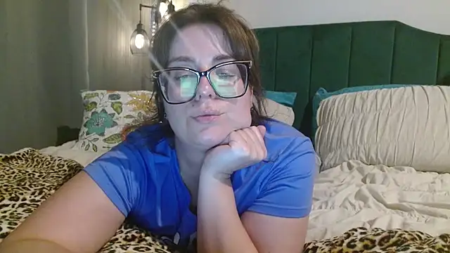 HazelSkyesChat online show from 04-01-26, 11:46