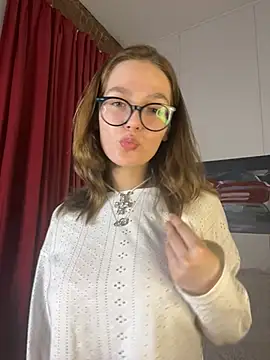 MyKittySayMeow online show from 04-12-26, 09:20