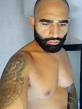 Snapshot of Lucius40 chatting on 02-13-26, 05:25 Lucius40 online show from 02-13-26, 05:25