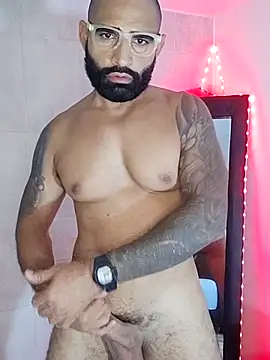 Snapshot of Lucius40 chatting on 02-14-26, 10:50 Lucius40 online show from 02-14-26, 10:50