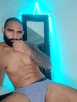 Snapshot of Lucius40 chatting on 02-24-26, 04:21 Lucius40 online show from 02-24-26, 04:21