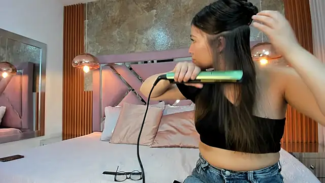 ChloeandAdam online show from 03-29-26, 01:49