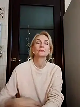 Snapshot of MichelleSolis chatting on 03-05-26, 07:21 MichelleSolis online show from 03-05-26, 07:21