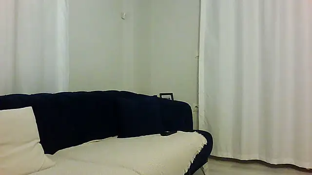 Snapshot of Heeleenn918 chatting on 07-12-26, 07:05 Heeleenn918 online show from 07-12-26, 07:05