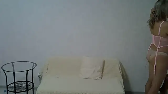 Snapshot of Opaldream chatting on 06-21-26, 10:56 Opaldream online show from 06-21-26, 10:56