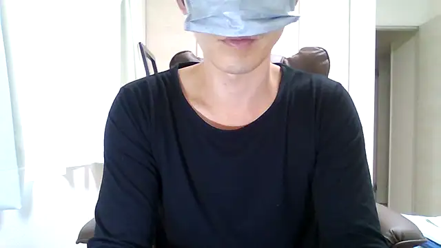 Snapshot of K0U-123 chatting on 06-25-26, 12:43 K0U-123 online show from 06-25-26, 12:43