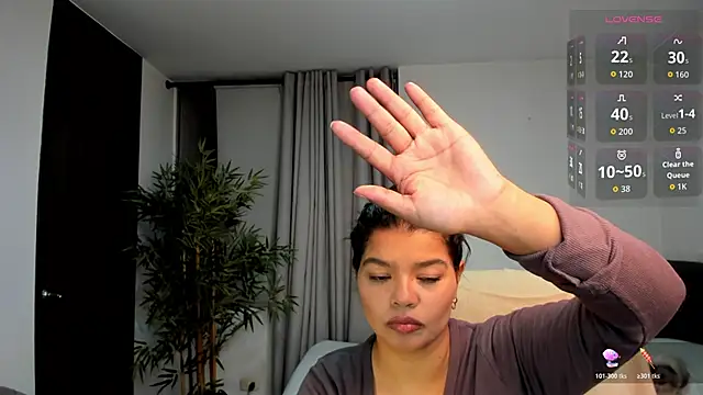 Snapshot of moonhelen chatting on 05-27-26, 04:20 moonhelen online show from 05-27-26, 04:20
