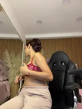 CarolineFyre online show from 05-28-26, 12:46