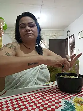 Snapshot of Dafne_77 chatting on 06-07-26, 02:43 Dafne 77 online show from 06-07-26, 02:43