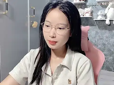 Linne6789 online show from 04-18-26, 04:38