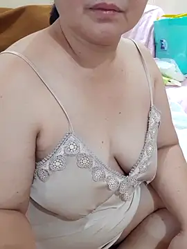 Yummyamasha online show from 05-25-26, 01:17