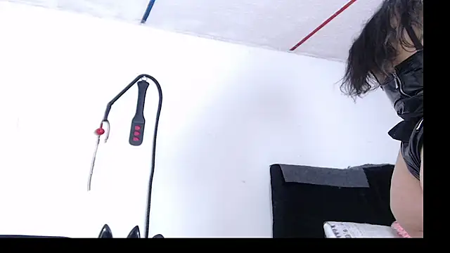 Snapshot of Girl_Bondage chatting on 05-01-26, 03:27 Girl Bondage online show from 05-01-26, 03:27