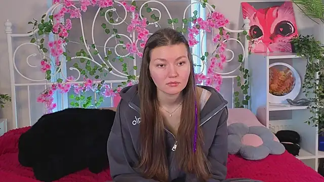 Snapshot of TobiMillinor chatting on 02-18-26, 07:37 TobiMillinor online show from 02-18-26, 07:37