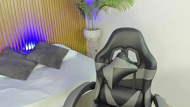 milaack  online show from 02-16-26, 07:32