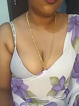 Snapshot of Chinnima143 chatting on 07-08-26, 05:06 Chinnima143 online show from 07-08-26, 05:06