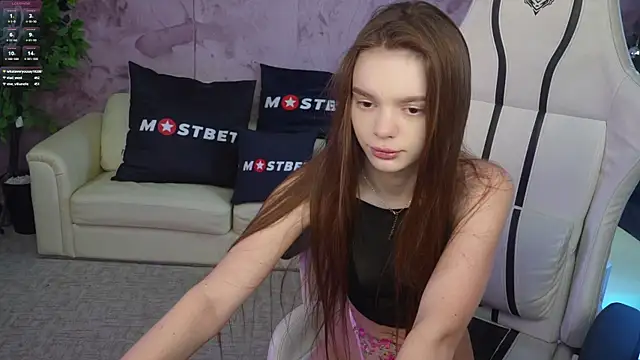 Snapshot of Zlata_Sky chatting on 12-17-24, 07:37 Zlata Sky online show from 12-17-24, 07:37