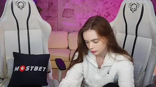 Snapshot of Zlata_Sky chatting on 01-10-25, 11:29 Zlata Sky online show from 01-10-25, 11:29