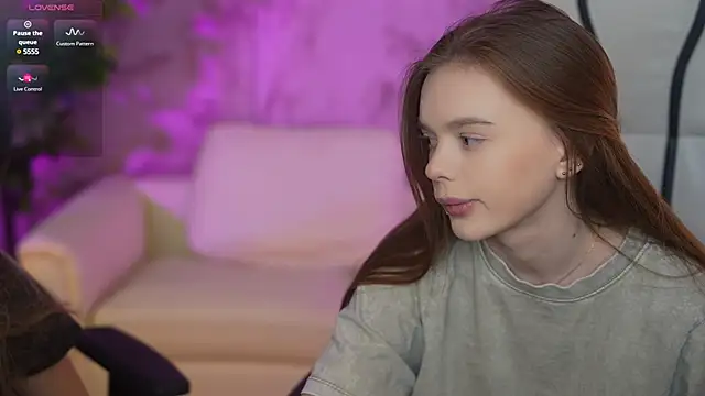 Snapshot of Zlata_Sky chatting on 01-17-25, 07:49 Zlata Sky online show from 01-17-25, 07:49