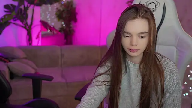 Snapshot of Zlata_Sky chatting on 02-15-25, 12:04 Zlata Sky online show from 02-15-25, 12:04