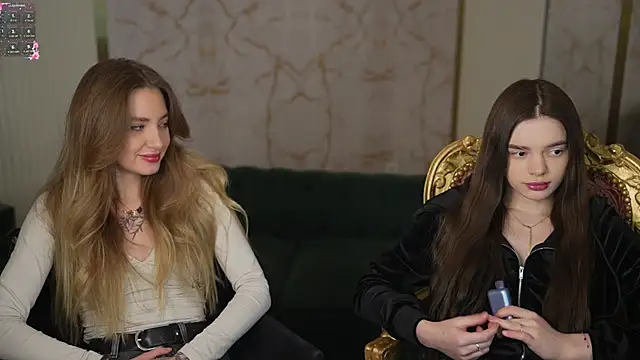 Snapshot of Zlata_Sky chatting on 02-25-25, 01:52 Zlata Sky online show from 02-25-25, 01:52
