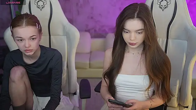 Snapshot of Zlata_Sky chatting on 03-03-25, 10:42 Zlata Sky online show from 03-03-25, 10:42