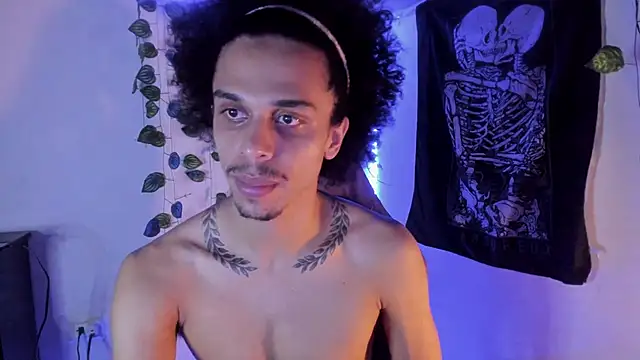 Snapshot of Aaron_Hopper chatting on 03-03-26, 11:38 Aaron Hopper online show from 03-03-26, 11:38