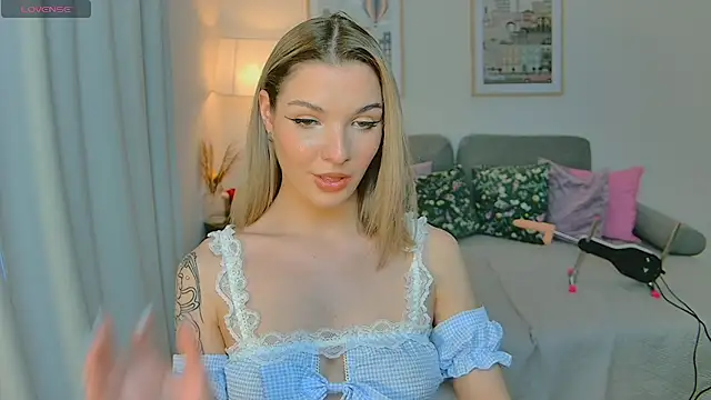 Snapshot of SinLuna_ chatting on 04-29-26, 04:11 SinLuna online show from 04-29-26, 04:11