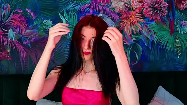 Snapshot of NicoleLuxe chatting on 07-07-26, 06:01 NicoleLuxe online show from 07-07-26, 06:01