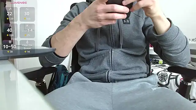 Snapshot of Luca282828 chatting on 03-06-26, 11:28 Luca282828 online show from 03-06-26, 11:28