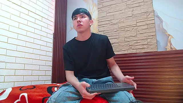 massimoferrera303av online show from 02-02-26, 09:24