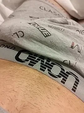 bansjjsjxb online show from 04-17-26, 06:27