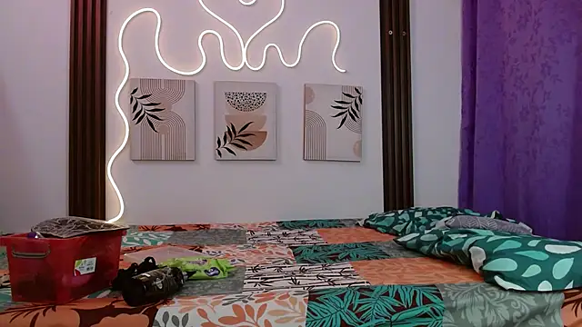 Snapshot of Miss_Merrie chatting on 02-18-26, 09:27 Miss Merrie online show from 02-18-26, 09:27