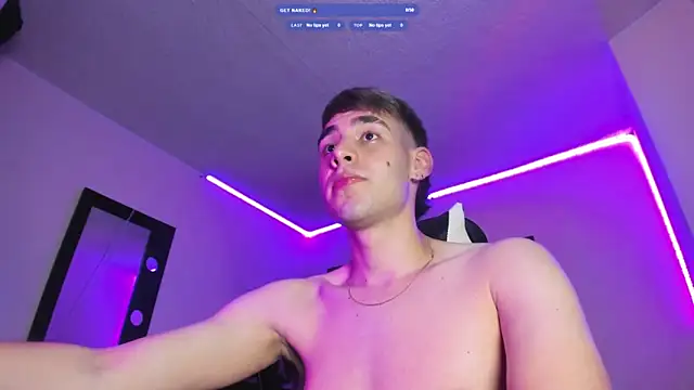 Snapshot of PapiNoha69 chatting on 03-05-26, 02:40 PapiNoha69 online show from 03-05-26, 02:40