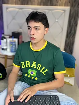 Samu Hott online show from 04-06-26, 08:21