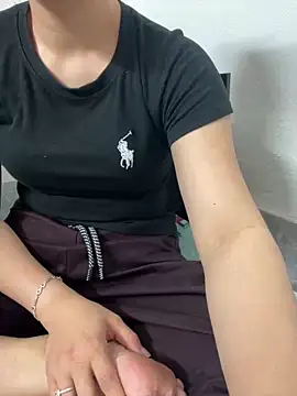 Snapshot of Yinini chatting on 03-23-26, 11:36 Yinini online show from 03-23-26, 11:36