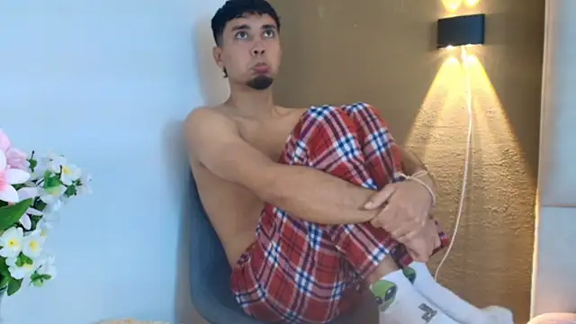 Noah Smith01 online show from 04-10-26, 07:07