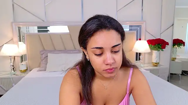 Luna Cortier online show from 06-22-26, 05:15