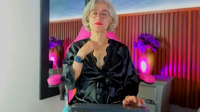 miss monserrate01 online show from 04-13-26, 01:49