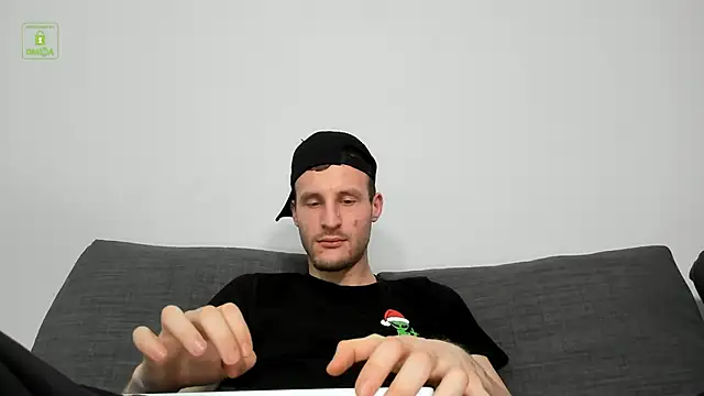 Snapshot of Deymond_Russo chatting on 02-15-26, 06:04 Deymond Russo online show from 02-15-26, 06:04