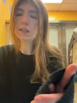 Bubble Chloe online show from 02-12-26, 12:11