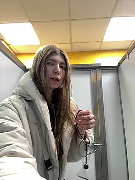 Bubble Chloe online show from 02-15-26, 03:20