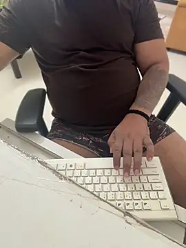 Rah0091 online show from 04-17-26, 07:33