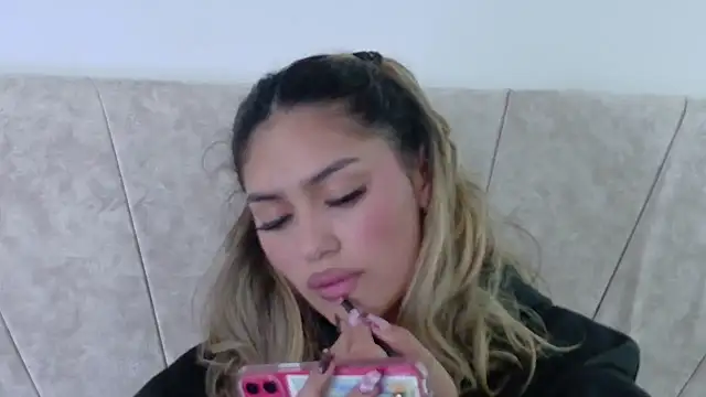 Snapshot of Maddy_Beluci chatting on 06-01-26, 10:33 Maddy Beluci online show from 06-01-26, 10:33