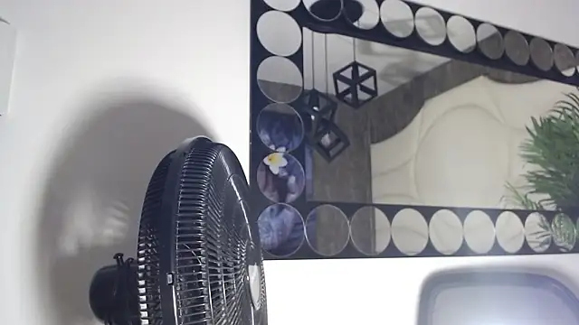 valenssio moretti online show from 03-17-26, 03:44