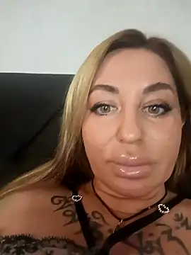 MiaMooly online show from 12-03-25, 04:27