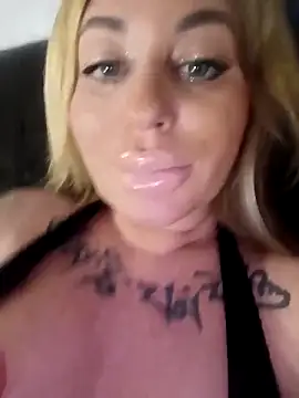 MiaMooly online show from 03-17-26, 04:21