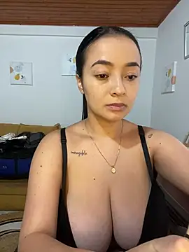 JulietaRiios online show from 04-18-26, 08:31