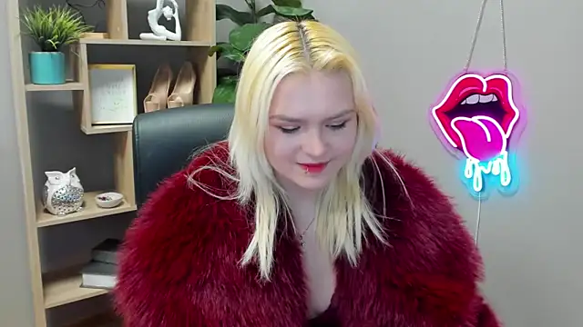 SweetLilyxo online show from 04-01-26, 01:41