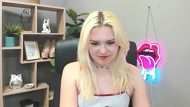 Snapshot of SweetLilyxo chatting on 06-01-26, 01:35 SweetLilyxo online show from 06-01-26, 01:35